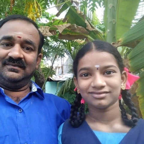 "அரசுப் பள்ளியில் படிக்கிறேன்னு சந்தோஷமா சொல்லு!" மகளுக்கு அப்பாவின் நம்பிக்கை!