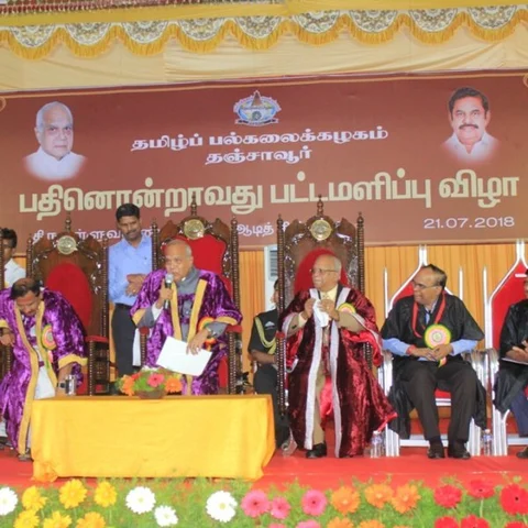 `எளிமையான வாழ்க்கை வாழுங்கள்!’ - தமிழில் பேசி அசத்திய ஆளுநர் பன்வாரிலால் புரோஹித்