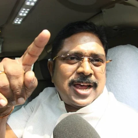 '122 எம்.எல்.ஏ-க்களின் ஆதரவு எனக்கு இருக்கிறது!' - டி.டி.வி.தினகரன் அதிரடி