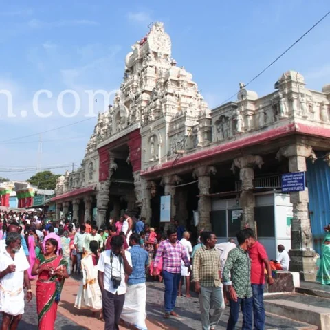 திருச்செந்தூர் கோயில் இணை ஆணையர் மாற்றத்துக்கு என்ன காரணம்?