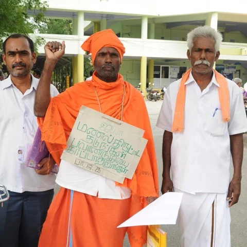 பவானி ஆற்றை 20 ஆண்டுகளாக காக்கப் போராடுபவரை மிரட்டும் அரசு அதிகாரி!