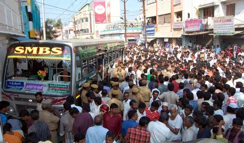 விபத்து மரணங்களை தடுக்க அரசு நடவடிக்கை எடுக்குமா?