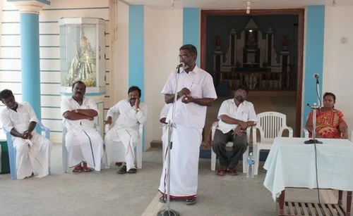 உவரி கிராமத்தில் உதயகுமார்; உருமாறும் போராட்ட வடிவம்