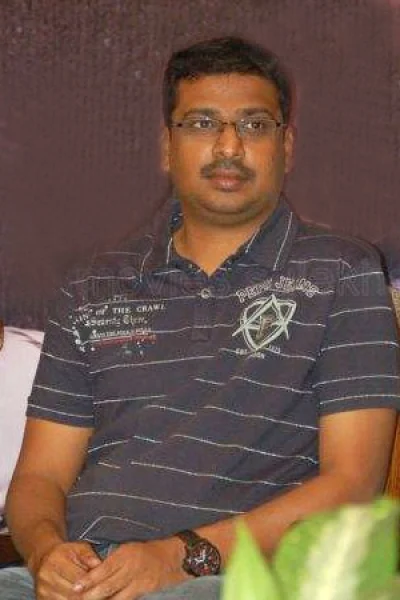 தனுஷ் படத்திற்குப் பாட்டெழுதிய இயக்குநர்!