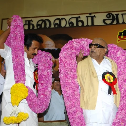 தி.மு.க. மீதான விமர்சனம் மற்றும் அலசல்... விகடன் பார்வை!