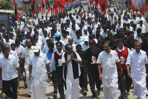 பூரண மதுவிலக்கு கோரி நடைபயணம் தொடங்கினார் வைகோ! (படங்கள்)