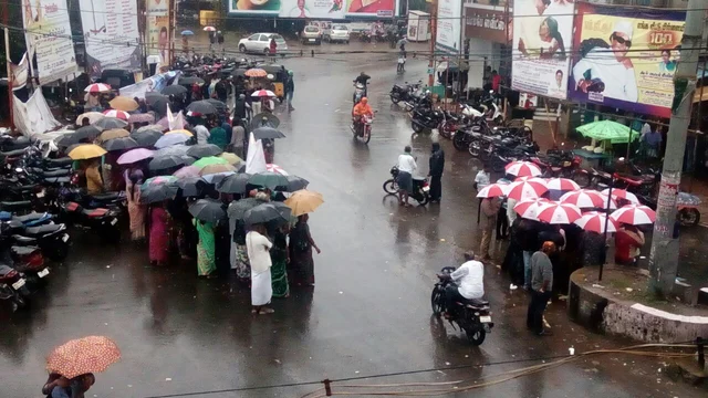 திமிறும் தமிழகம்: அவசரச் சட்டம் பிறப்பித்தார் ஆளுநர்! அலங்காநல்லூரில் நாளை ஜல்லிக்கட்டு #LiveUpdate
