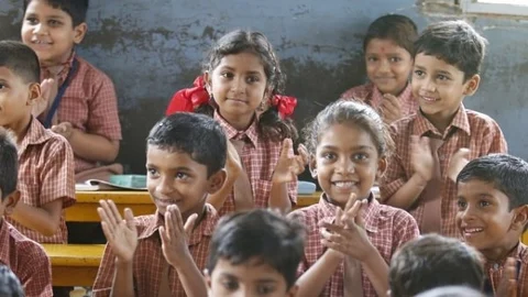 மாணவர்கள்
