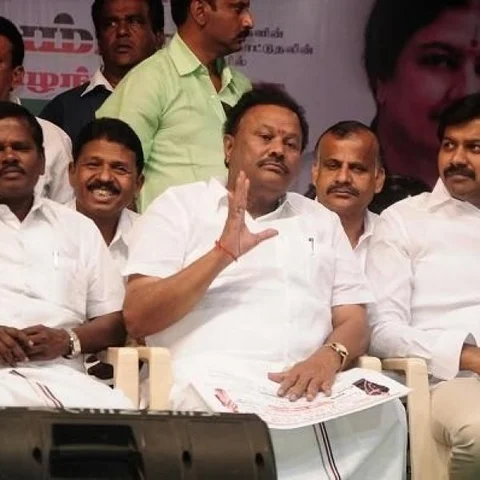 `ஜெயலலிதா கொள்ளையடித்ததாகப் பேச்சு' - திண்டுக்கல் சீனிவாசன் மீதான வழக்கு ஒத்திவைப்பு