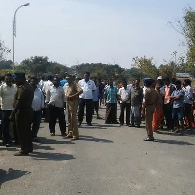 வேலூரில் பரபரப்பு; வானில் இருந்து விழுந்து வெடித்தது வெடிகுண்டா? ஒருவர் பலியால் பீதி!