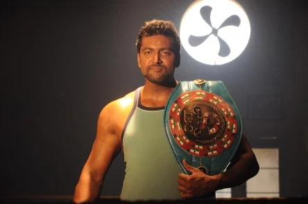 ‘இந்தியால குளிக்க ஷாம்புவும் குடிக்க கோலாவும் நாமளே தயாரிச்சுக்க முடியாதா?’ - பூலோகம் விமர்சனம்
