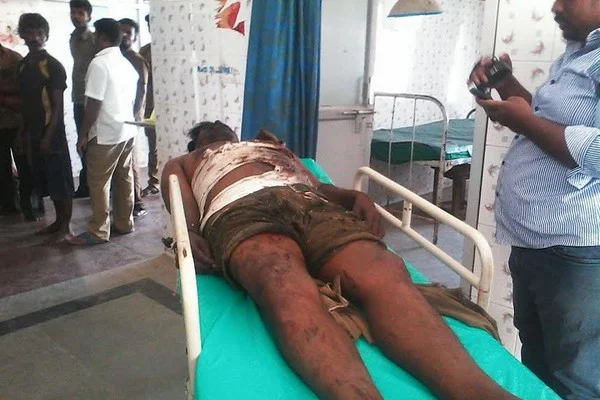 வேலூரில் பரபரப்பு; வானில் இருந்து விழுந்து வெடித்தது வெடிகுண்டா? ஒருவர் பலியால் பீதி!
