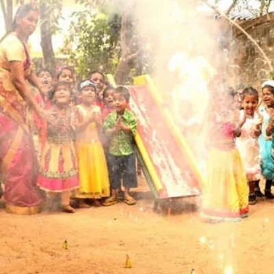 காதுகள் எத்தனை 'டெசிபல்' ஒலியைத் தாங்கும் ?