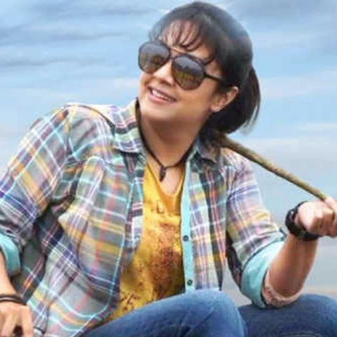 ‘‘உங்களுக்கு யாராவது தோசை சுட்டுக் கொடுத்திருக்கிறார்களா?’’ மகளிர் மட்டும் ஜோதிகாவின் கேள்வியில் எத்தனை உண்மை!