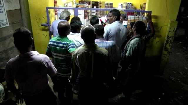 மதுபானத்தில் கிடந்த `அரணை'- அரியலூர் அதிர்ச்சி