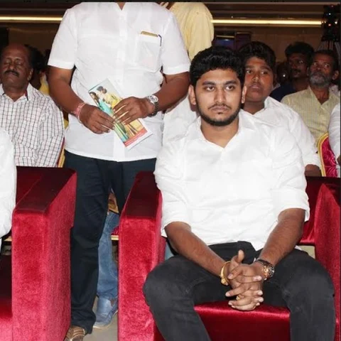 எங்கே ஜெயானந்த்? தீவிரத் தேடுதலில் சசிகலா குடும்பம்
