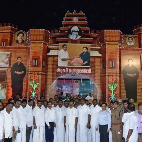 ‘புறக்கணிக்கப்பட்ட பன்னீர் செல்வம் படம்!’ -அரசு பொருட்காட்சியில் கொந்தளித்த ஆதரவாளர்கள்
