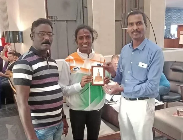 `இப்படி ஒரு வரவேற்பும் பாராட்டும் கிடைக்கும்னு எதிர்பார்க்கல!' - கத்தாரில் நெகிழ்ந்த `தங்க மங்கை' கோமதி