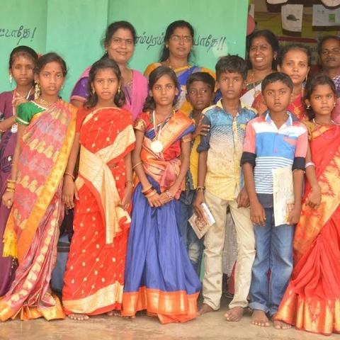ஐந்தாம் வகுப்பு மாணவர்களுக்கு 'ஃபேர்வல் டே' - அசத்திய அரசுப் பள்ளி ஆசிரியர்கள்..!