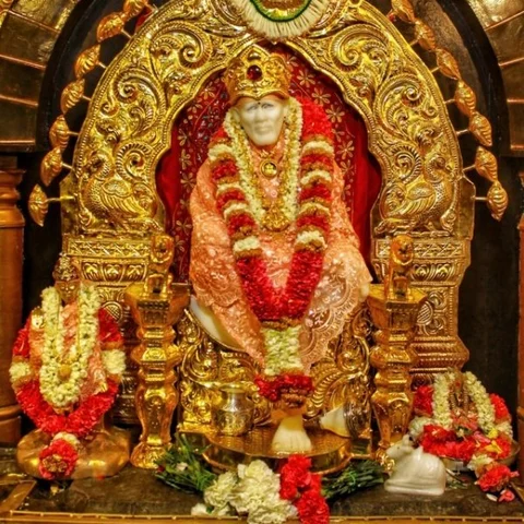 அறிந்துகொள்ளும் தருணத்திலிருந்து ஆட்கொள்ளும் தருணம் வரை... பாபாவின் மகிமை! #SaiBaba
