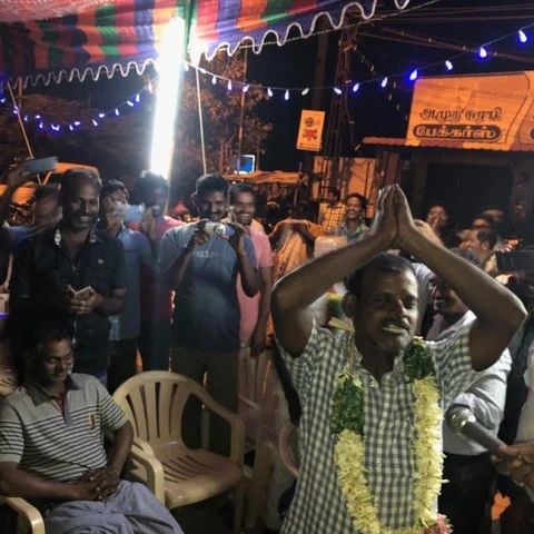 `நாங்க இனிமே குடிக்க மாட்டோம்" - புத்தாண்டில் காவல்துறையினரிடம் சத்தியம் செய்த `குடிமகன்கள்'