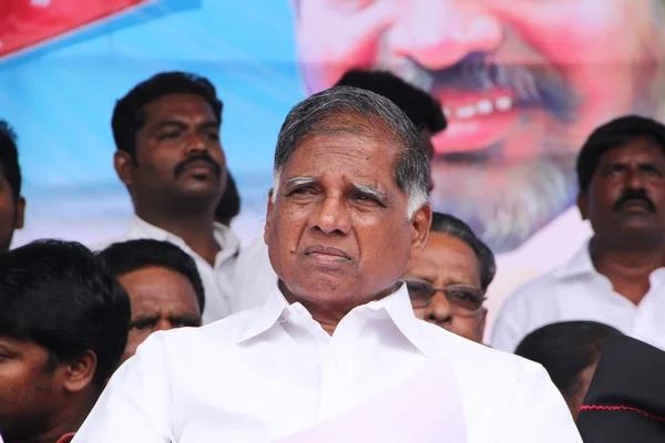 மாணவர்களின் கல்வி உதவித்தொகை அதிரடி குறைப்பு! தமிழக அரசு திடீர் நடவடிக்கை