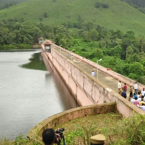 முல்லைப் பெரியாறு `அவுட்'... மேலும் இரண்டு அணைகளுக்கு அனுமதி வாங்கிய கேரளா!