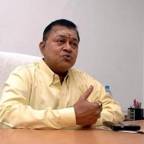 `` `பெண்கள் வரக் கூடாது'ன்னு போர்டு வைக்கப் போறேன்!'' - #MeToo பற்றி ராதாரவி