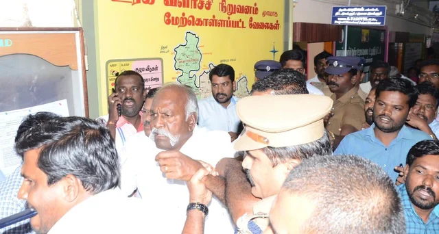 அதிகாரிகளை ஆபாசமாகப் பேசிய அ.ம.மு.க மாவட்டச் செயலாளர்? - கைது செய்த போலீஸ்
