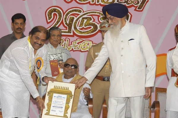 இசைக்கு சேவகம் செய்பவன் நீயல்லவா... வித்யாசாகர்!