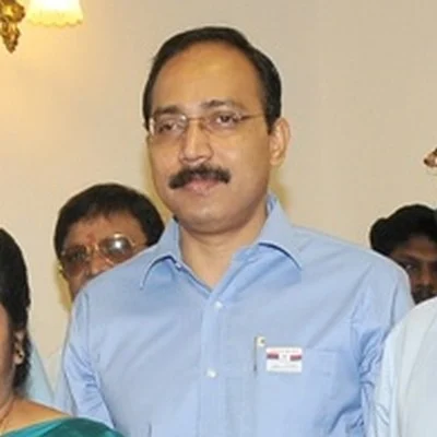 அதிமுக மந்திரிகளுக்கு திமுக உதவியாளர்கள்...கோட்டையை கோட்டைவிட்ட ஐ.ஏ.எஸ் அதிகாரி!