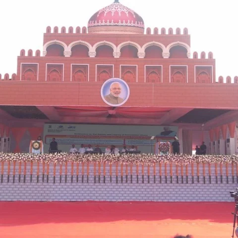 `நரசிம்ம அவதாரம் எடுத்து தீவிரவாதிகளை அழித்துள்ளார்' - மோடியைப் புகழ்ந்த ஓ.பி.எஸ்!