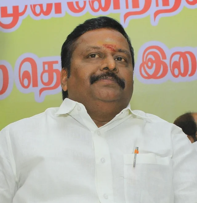 திருவாரூர் தொகுதி இடைத்தேர்தல்! - அ.ம.மு.க வேட்பாளரை அறிவித்தார் தினகரன்
