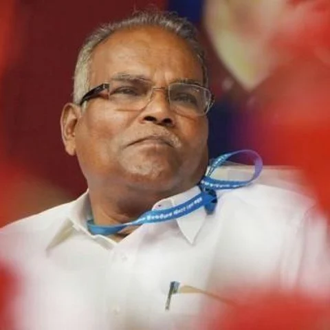 திட்டமிட்டபடி நடைப்பயணம்..! - போலீஸ் அனுமதி மறுப்பால் கொந்தளிக்கும் கே.பாலகிருஷ்ணன்