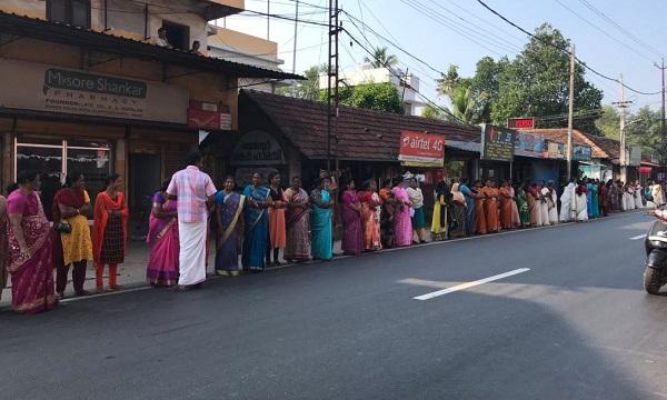 620 கி.மீ; ஐம்பது லட்சம் பேர் - கேரளாவை அதிரவைத்த பெண்கள்