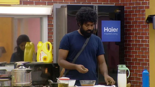 ``மேல கை வைடா பாக்கலாம்...? ஏன் இவ்ளோ கோபம் மும்தாஜ்? #BiggBossTamil2