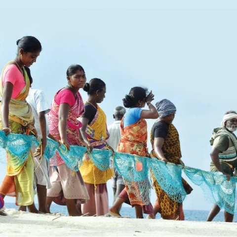 “இன்னிக்கு நிறைய செல்வங்க கெடைச்சிருக்கு டோய்!”