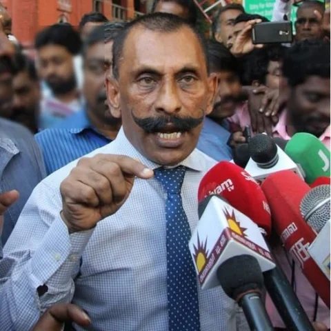 `அலுவலகம் இல்லாமல் நடுத்தெருவில் நிற்கிறோம்!’ - நீதிமன்றத்தில் கலங்கிய பொன்.மாணிக்கவேல்