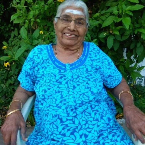 "நாலு கோடி ரூபாய் நிலத்தை தானம் பண்ணது பெரிசில்லை.. இழப்புகள்தான் பெரிசு!" பொன்மணி தேவியின் நெகிழ்ச்சிக் கதை