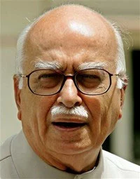ஹைதராபாத் குண்டுவெடிப்பில் பாக்.கிறகு தொடர்பு: அத்வானி குற்றச்சாட்டு