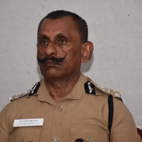 '1கோடிக்கு விலை பேசப்பட்ட பஞ்சலோக முருகன் சிலை!'- அதிரடி காட்டிய பொன்.மாணிக்கவேல் குழு
