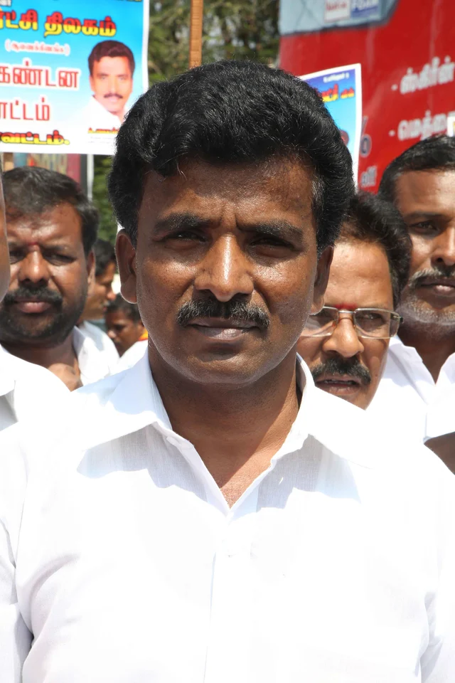 ’’ஆட்சியாளர்கள் அங்காடித் தெரு ஊழியர்களை நினைத்துப் பார்க்க வேண்டும்’’ - போராட்டத்தில் கொந்தளித்த ச.ம.க