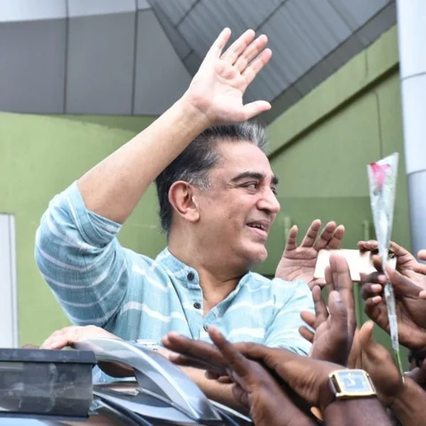 `கொள்கைகளை பறக்கவிட்டு கூட்டணி சேர்கிறார்கள்!' - கமல் குற்றச்சாட்டு