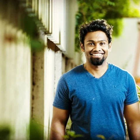 '' 'ஹாய், ஹலோ, பிரேக்அப்... இவ்ளோதான்... 'ஐ லவ் யூ'வே குறைஞ்சிருச்சு!" - 'எரும சாணி' விஜய்