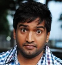 நடிகர் சந்தானம் வீட்டில் வருமான வரித்துறை சோதனை!