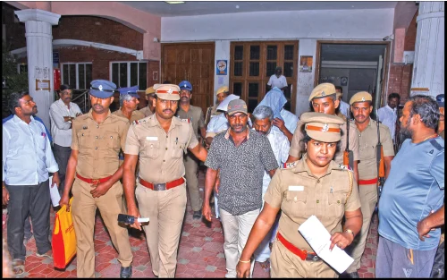 கூட்டணி முதல் குண்டர்கள் வரை: 6 நிமிட வாசிப்பில் ஜூ.வி.யின் 9 தெறிப்புகள்!