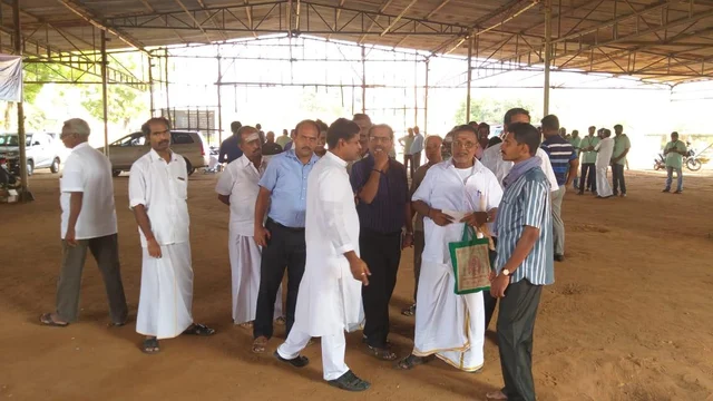 `அந்தப் பெரும் தீ விபத்தை மறந்துவிட்டார்கள்!' - கல்யாண மண்டபத்தில் ஸ்ரீ ஸ்ரீ ரவிசங்கர் நிகழ்ச்சி