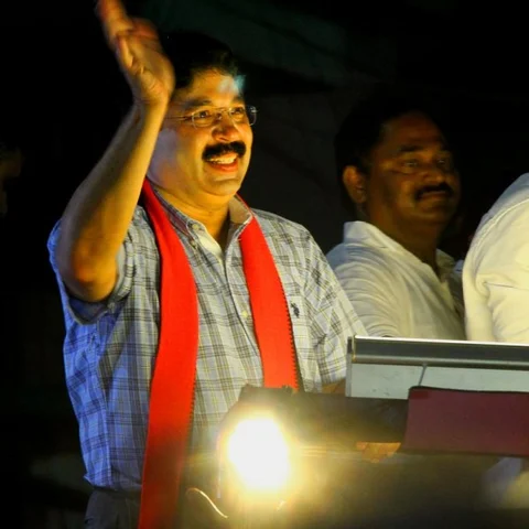 மவுன்ட் ரோடு பன் பட்டர் ஜாம், சாம் பால் சடுகுடு, ஏர்செல் வழக்கு! - மத்திய சென்னையில் தயாநிதி மாறனின் ஸ்டேட்டஸ்