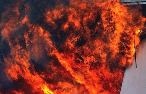 தனியார் ஆடை தயாரிப்பு தொழிற்சாலையில் தீ விபத்து