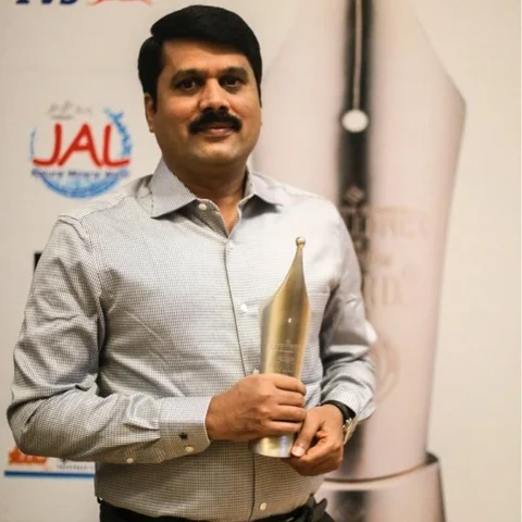 `சமூக ஊடகங்கள் பேசுவதைப் பத்திரிகைகளும் பேச வேண்டும்!'- `ராம்நாத் கோயங்கா’ விருதுபெற்ற குணசேகரன்